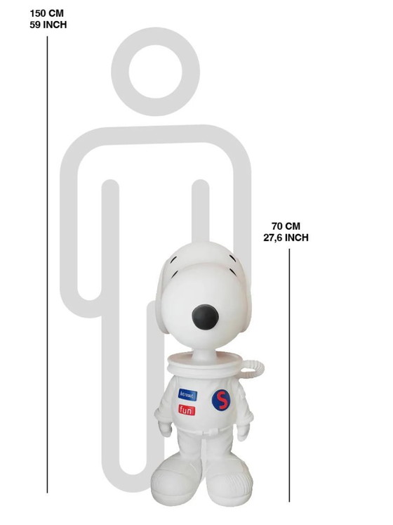 Image 1 of Escultura de fibra de vidrio - Personaje de dibujos animados Perro espacial - Blanco