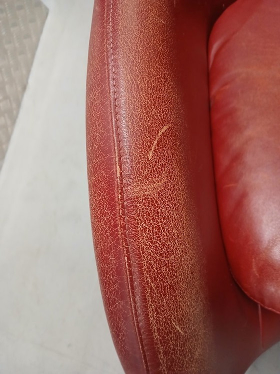 Design classic: Montis Loge armchair – Red leather – Gerard van den Berg (photo 2 of 6)