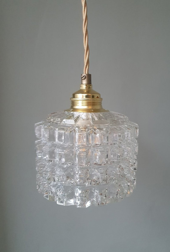 Image 1 of Suspension vintage milieu du siècle en verre transparent à motif quadrillé