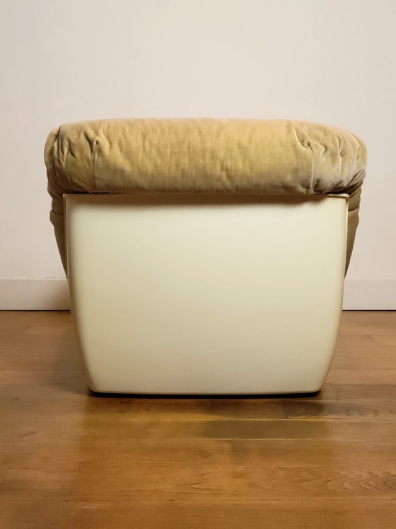 Image 1 of Fauteuil vintage de l'ère spatiale en velours doré