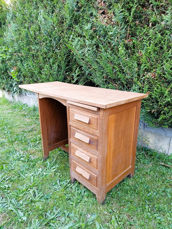 Image 1 of Bureau en chêne massif ancien