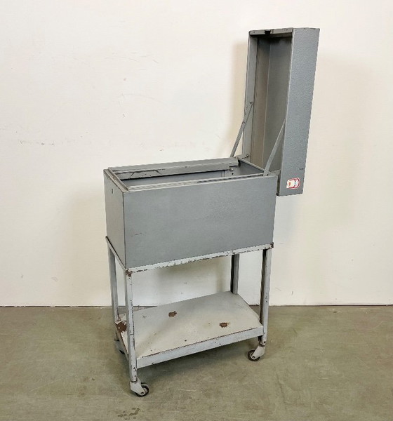 Image 1 of Grijze industriële trolley, jaren 60