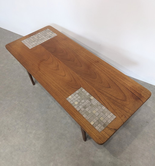 Coffee table signed with ceramic