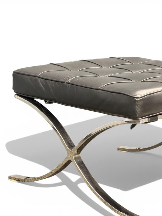 Image 1 of Ottoman Barcelona ORIGINAL Knoll - Design Ludwig Mies van der Rohe - Cuir Noir & Acier Chrome Poli Main
