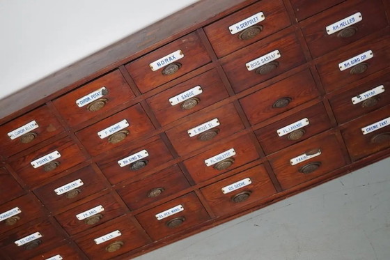 Image 1 of Grande antico mobiletto da farmacia in pino belga con placche smaltate, ca. 1900