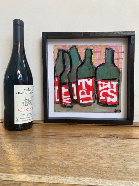 Image 1 of BOUTEILLES AUX LETTRES ROUGES ET BLANCHES