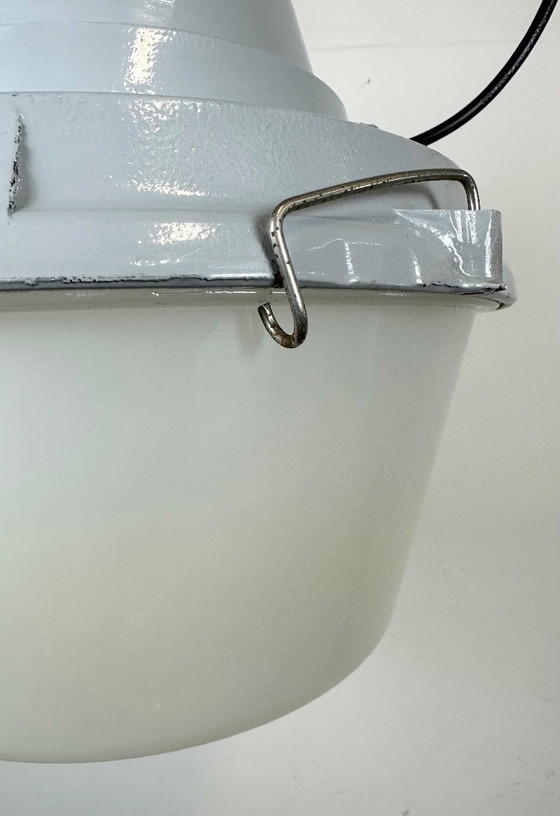 Image 1 of Lampada a sospensione industriale in alluminio pressofuso grigio, anni '80