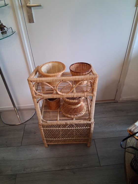 Image 1 of Prachtige vintage kastje/opbergmeubel van riet rotan .