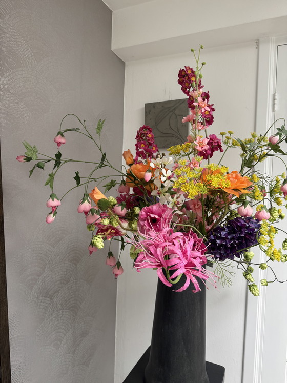Image 1 of Bouquet artificiel Statement Sil-ka avec vase