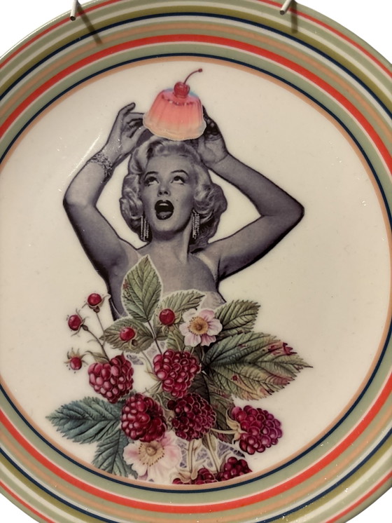 Image 1 of Vintage Wandbord Marilyn Framboos Set