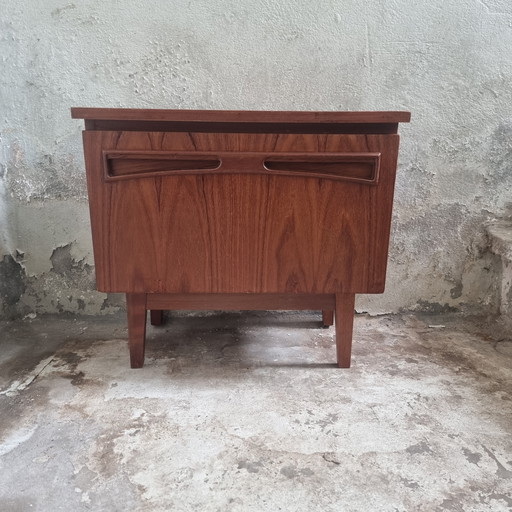 Table de chevet vintage | Mid Century modern | Bois massif
