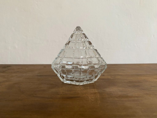 Vintage Italiaanse geometrische glazen piramide sieradendoos, jaren 70 – decoratieve objecten, Glass (photo 2 of 10)