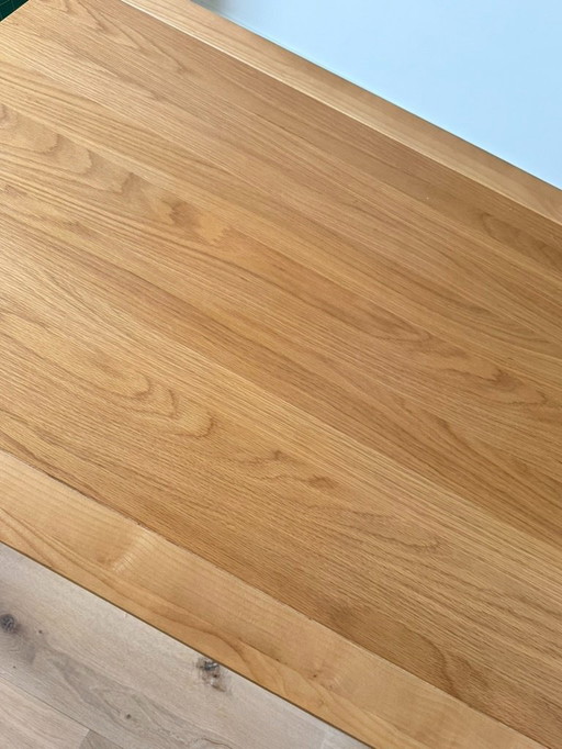 Tavolo da pranzo di design in legno Storm del marchio Zuiver