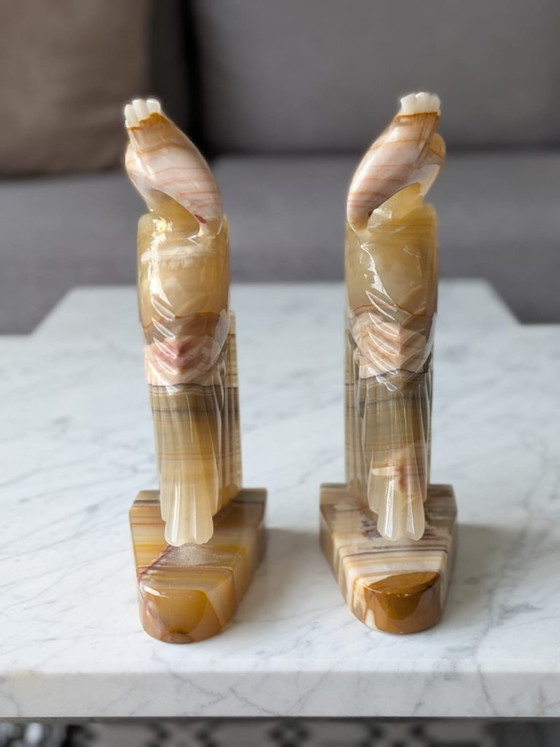 Superb Pair of Vintage Solid Onyx Bookends, Parrots, Decorative Objects, Stone, Creme (photo 7 of 11)