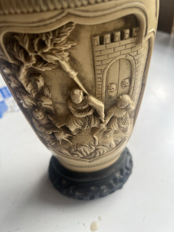 Chinese Vase – Plastic (photo 3 of 7)