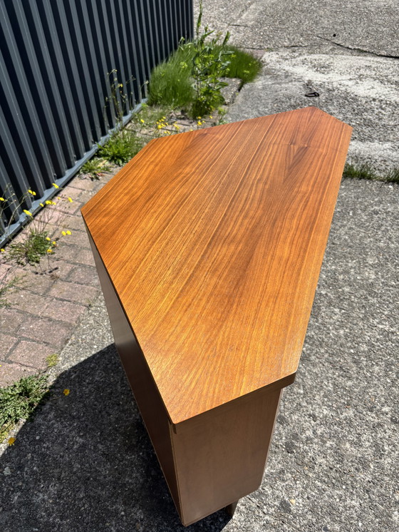 Image 1 of Vintage barkastje hoekkastje