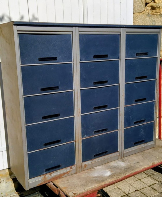 Image 1 of Vintage metalen kast 1970 - 15 kluisjes