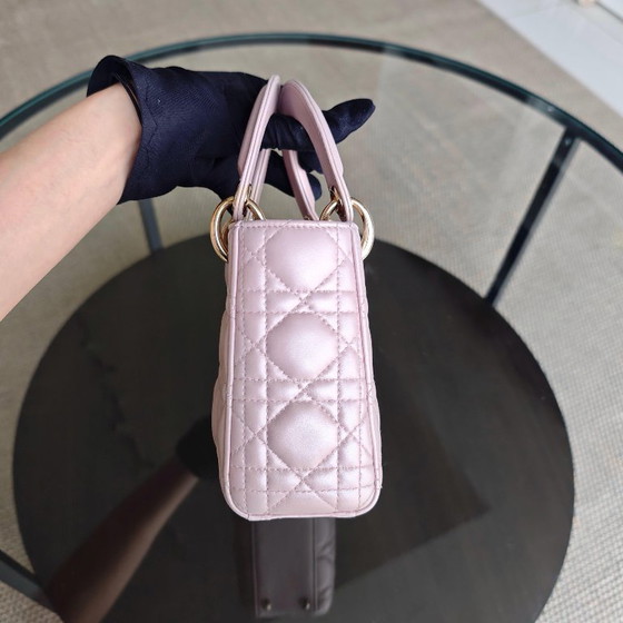 Image 1 of DIOR LADY MINI - PELLE DI AGNELLO CANNAGE ROSA CHIARO CON FERRAMENTA A CATENA