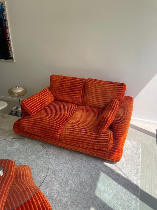 Sofá de 2 plazas Bretz Topdesign con mesa de centro a juego. – 2 zitsbanken, Glass, Textile