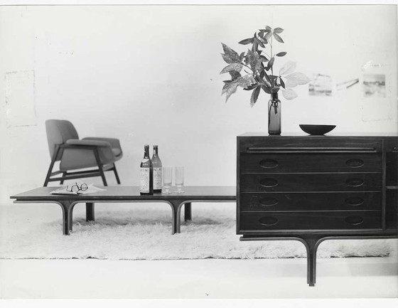 Credenza in palissandro di Gianfranco Frattini per Bernini, anni '60. – Credenze, Legno (photo 16 of 17)