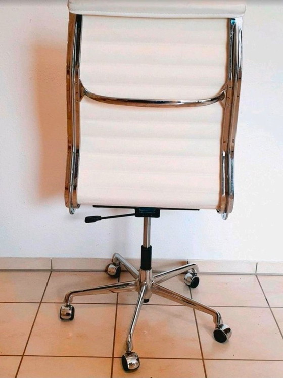 Image 1 of VITRA EA 119 Eams Alu Leather Chair Office Chair White Swivel Chair with Casters