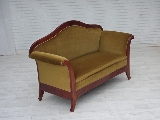 Image 1 of Sofá danés de dos plazas de los años 50 en estilo Biedermeier, tapizado en terciopelo.