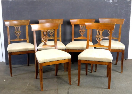 Empire-Stühle aus der Zeit um 1820.