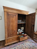Stattlicher Eichenschrank (antik)