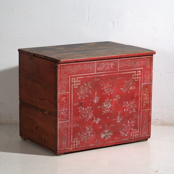 Baule cinese antico dipinto in legno di pino – Dongbei, circa 1930 – Armadi contenitori (photo 9 of 40)