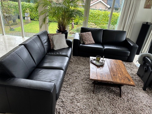 Black leather 2.5 and 3-seater sofa, 4 years old