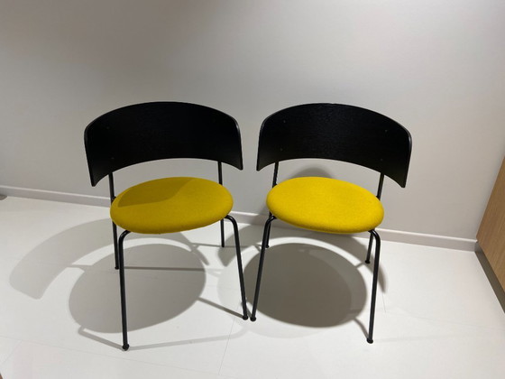 Image 1 of 2x Objekte unserer Tage Wagner gestoffeerde stoel eiken zwart