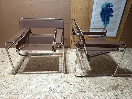 Image 1 of Poltrone Knoll Wassily B3 2 nuove/usate in pelle color noce di Marcel Breuer € 4.400