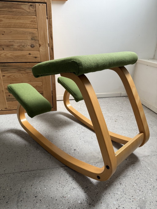 Stokke Varier Variable Kneeling Chair Light Green – bureaustoelen, Textile, Wood (photo 2 of 5)