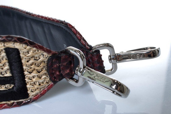 Image 1 of Correa de hombro Fendi de rafia y piel de pitón