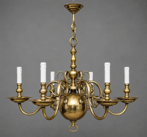 Kroonluchter uit een oud kasteel, gemaakt van massief brons. – Bronze (photo 7 of 7)