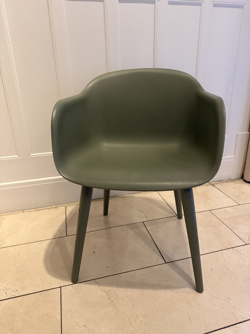 6 sillas Muuto Fiber Wood verdes