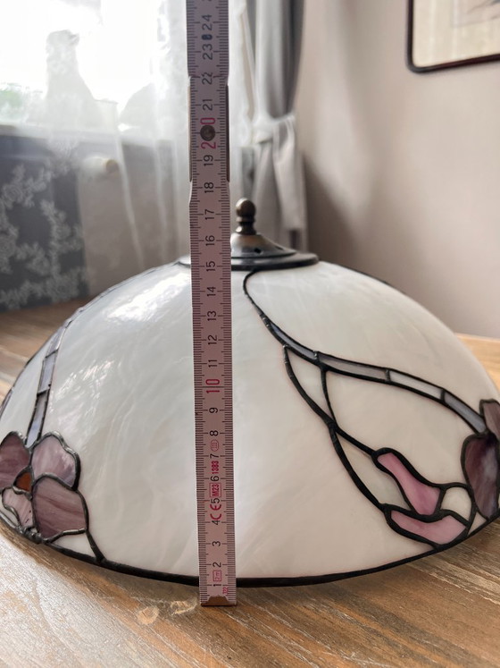 Image 1 of Plafonnier vintage de style Tiffany, lampe en verre.