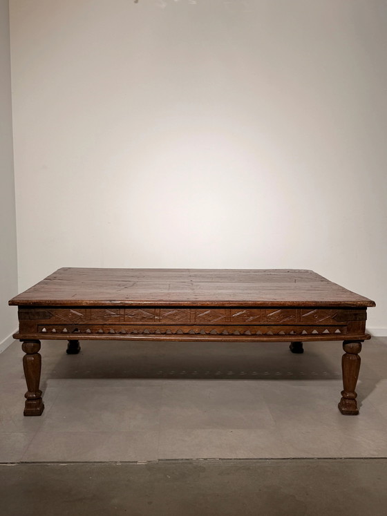 Mesa de centro grande de madera antigua tallada a mano, Mesas de centro (foto 7 de 7)