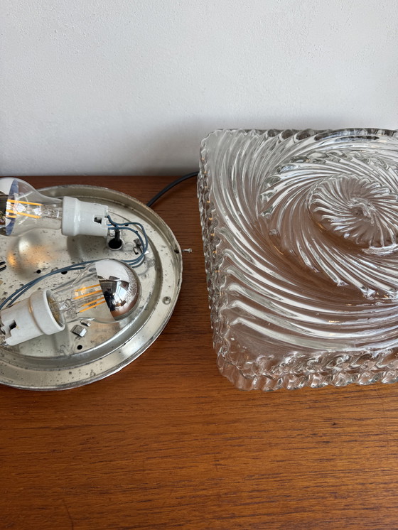 Image 1 of Lampada da soffitto/parete in vetro Wila vintage: eleganza Art Déco vorticosa