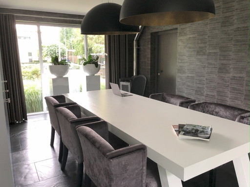 Table de salle à manger sur mesure et chaises de salle à manger Avalon de Keijser&Co