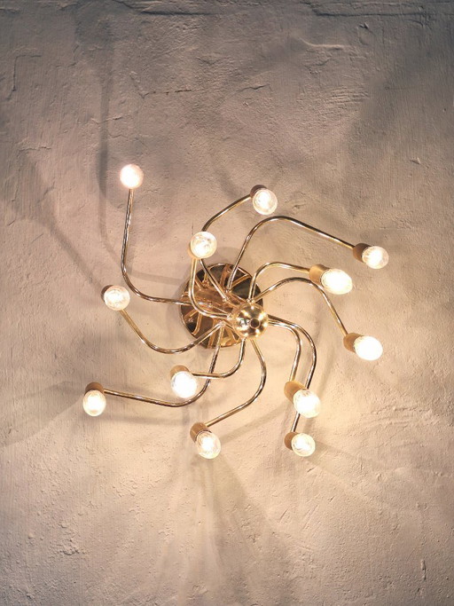 Lustre en laiton à trois niveaux en spirale, style moderne du milieu du siècle, avec 12 lumières, années 1960