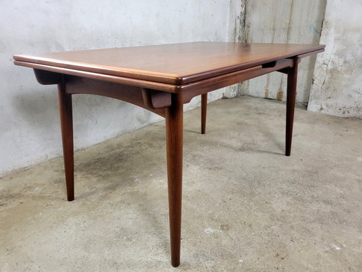 Danish teak AT 312 dining table by Hans Wegner for Andreas Tuck