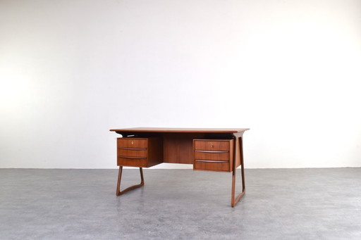 Mid-Century Deens Teak Executive Bureau van Svend Åge Madsen voor H.P. Hansen, jaren zestig.