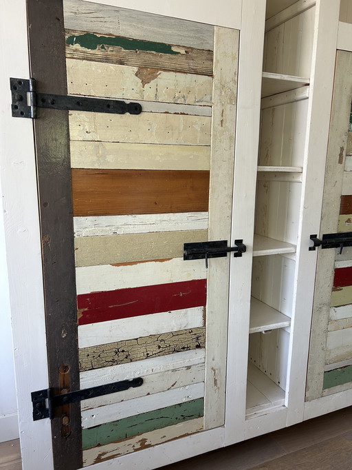 Robuuste stevige sloophouten kast 