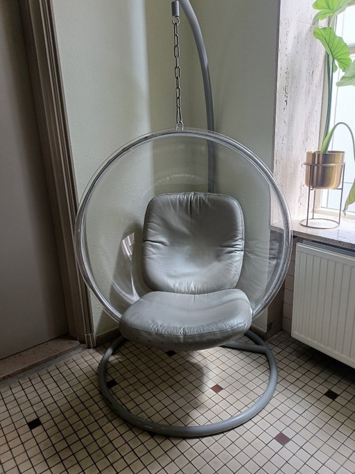 Sedia Bubble di Eero Aarnio realizzata da Adelta Finlandia