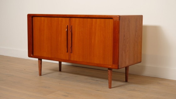 Image 1 of Vintage sideboard with sliding doors | Audio furniture | Teak