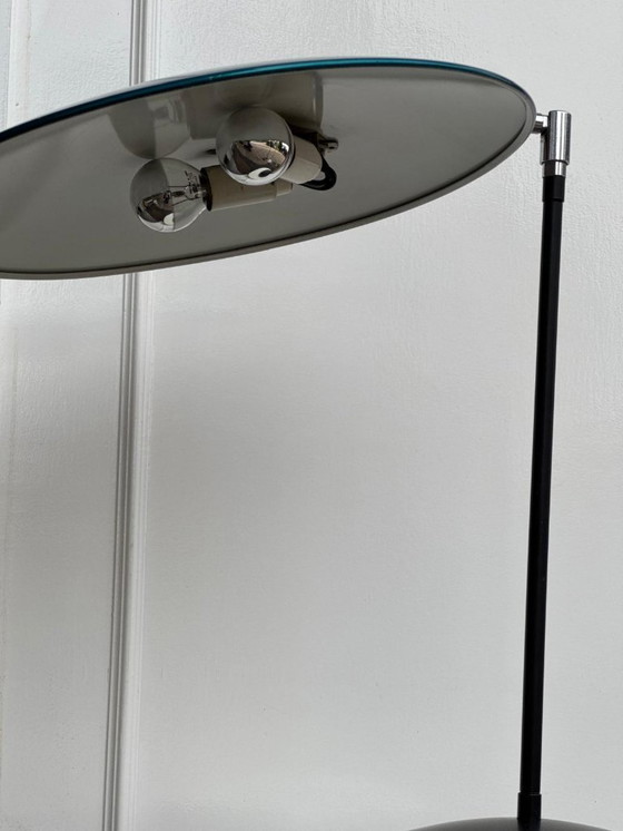 Image 1 of Prachtige vintage Queens Gallery tafellamp blauw 