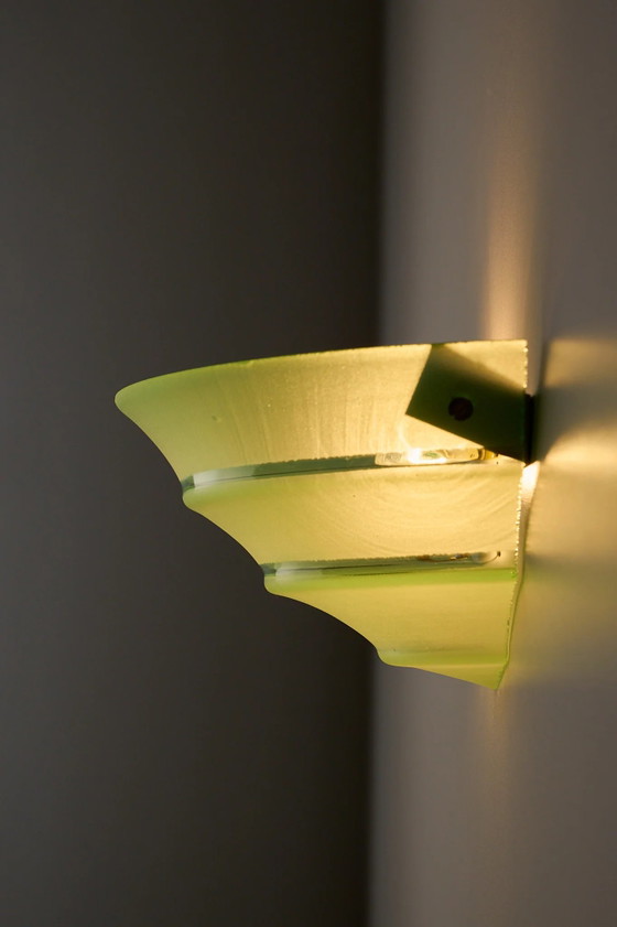 Mid-Century Green Glass Shell Wall Sconce with Clear Stripes, Wall lights, Brass, Mid Century Modern (photo 6 of 9)