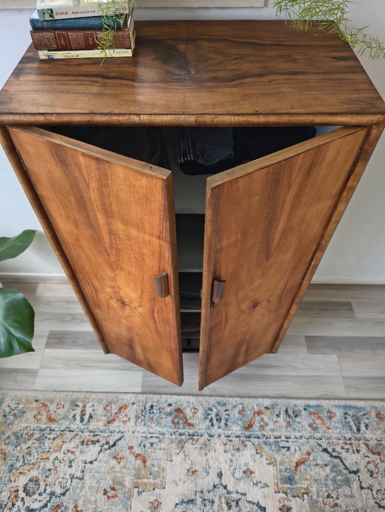 Image 1 of Armoire à linge/placard de rangement vintage années 1950/60 | Bois de noyer
