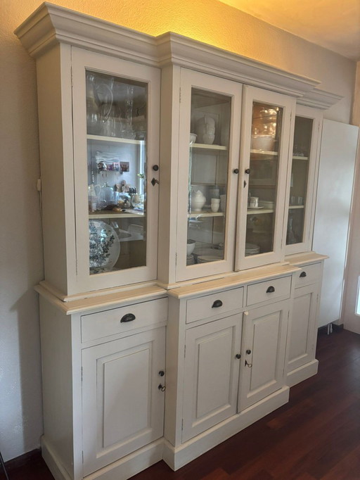 Stoviglie e dispensa